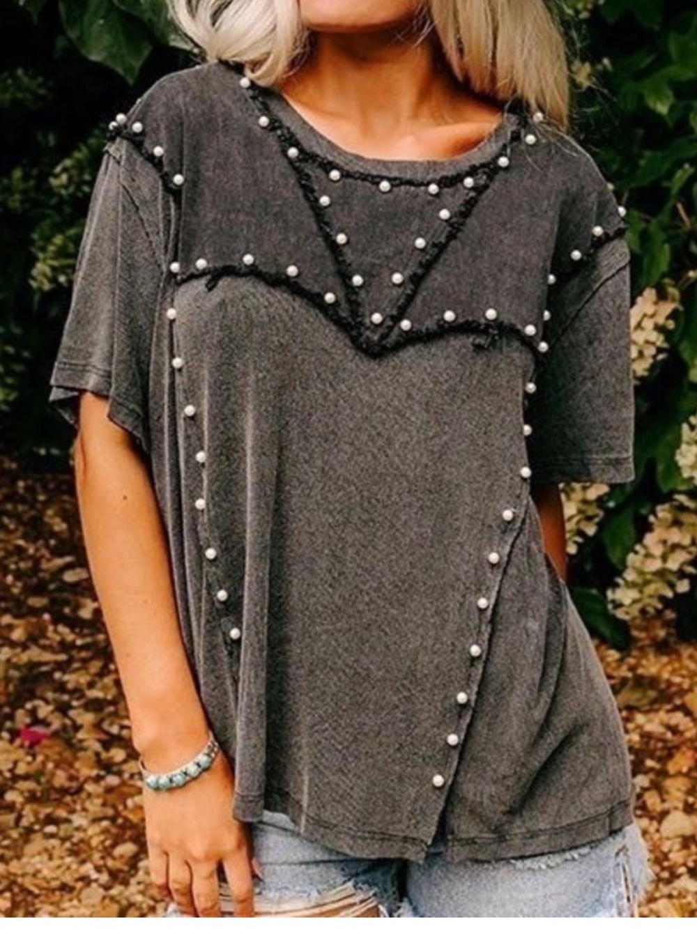 POL Bailey Pearl Oversize Pearl Embellished Frayed Edge Knit Top Size large